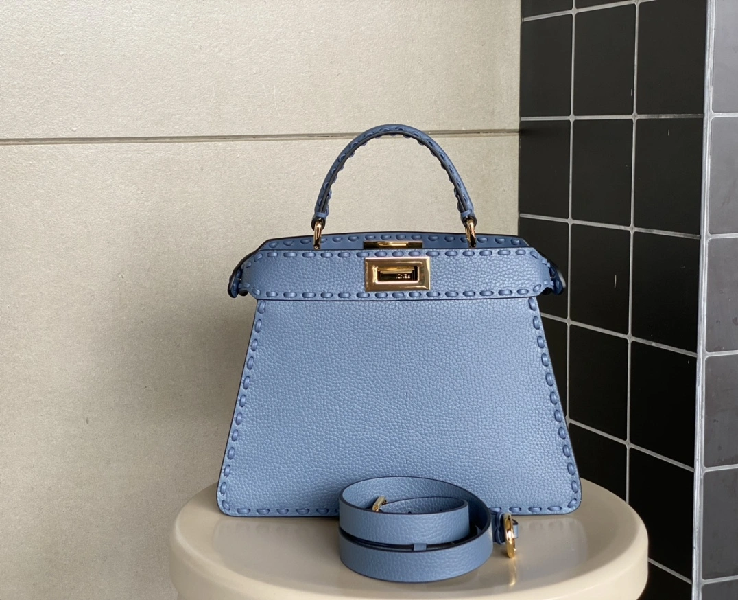 Resilient Fendi Top Handle Bags 76656