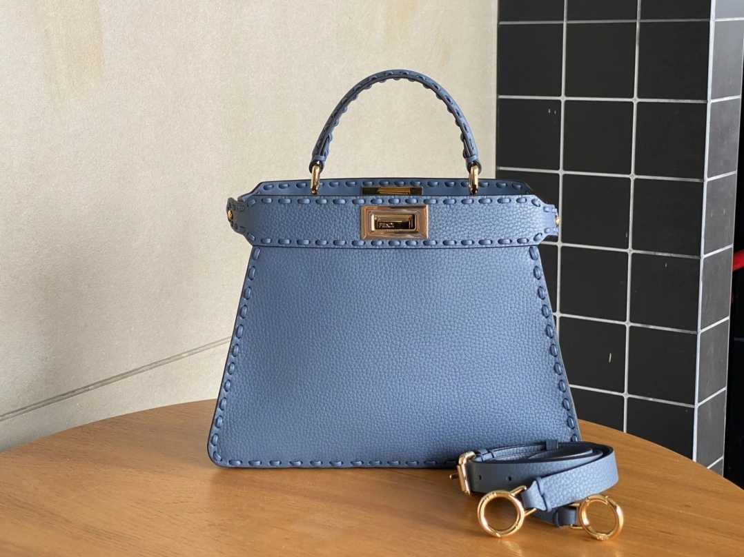 Resilient Fendi Top Handle Bags 76656