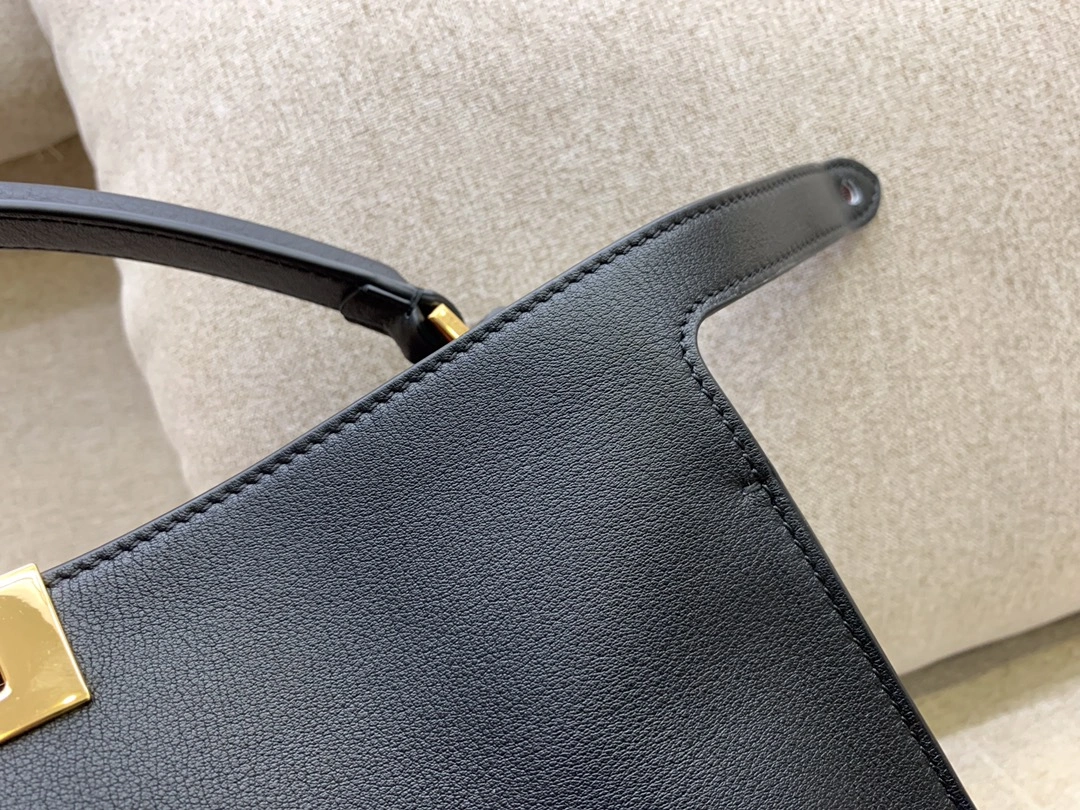 Comfortable Fendi Top Handle Bags 76645