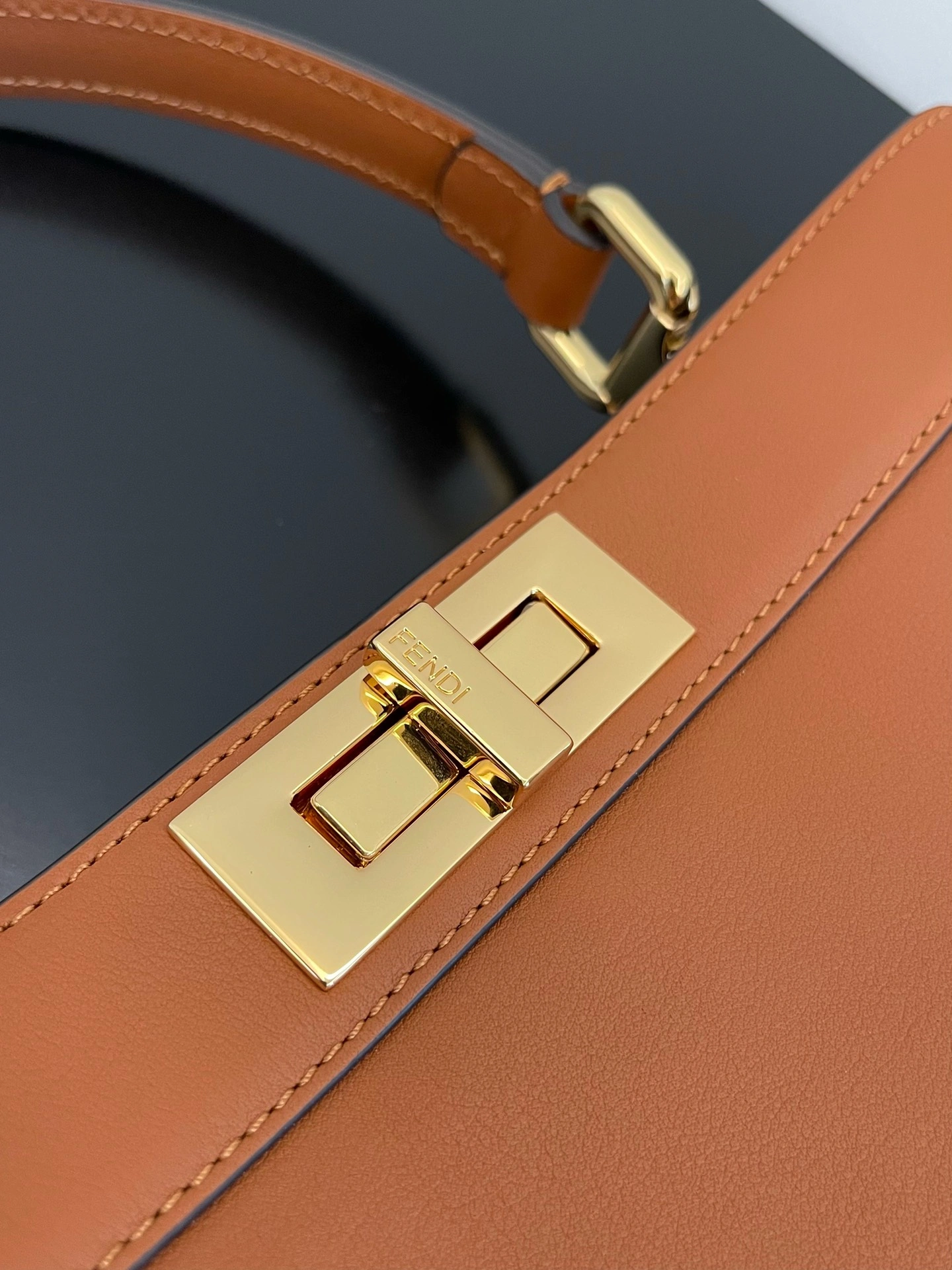 Supportive Fendi Top Handle Bags 76644