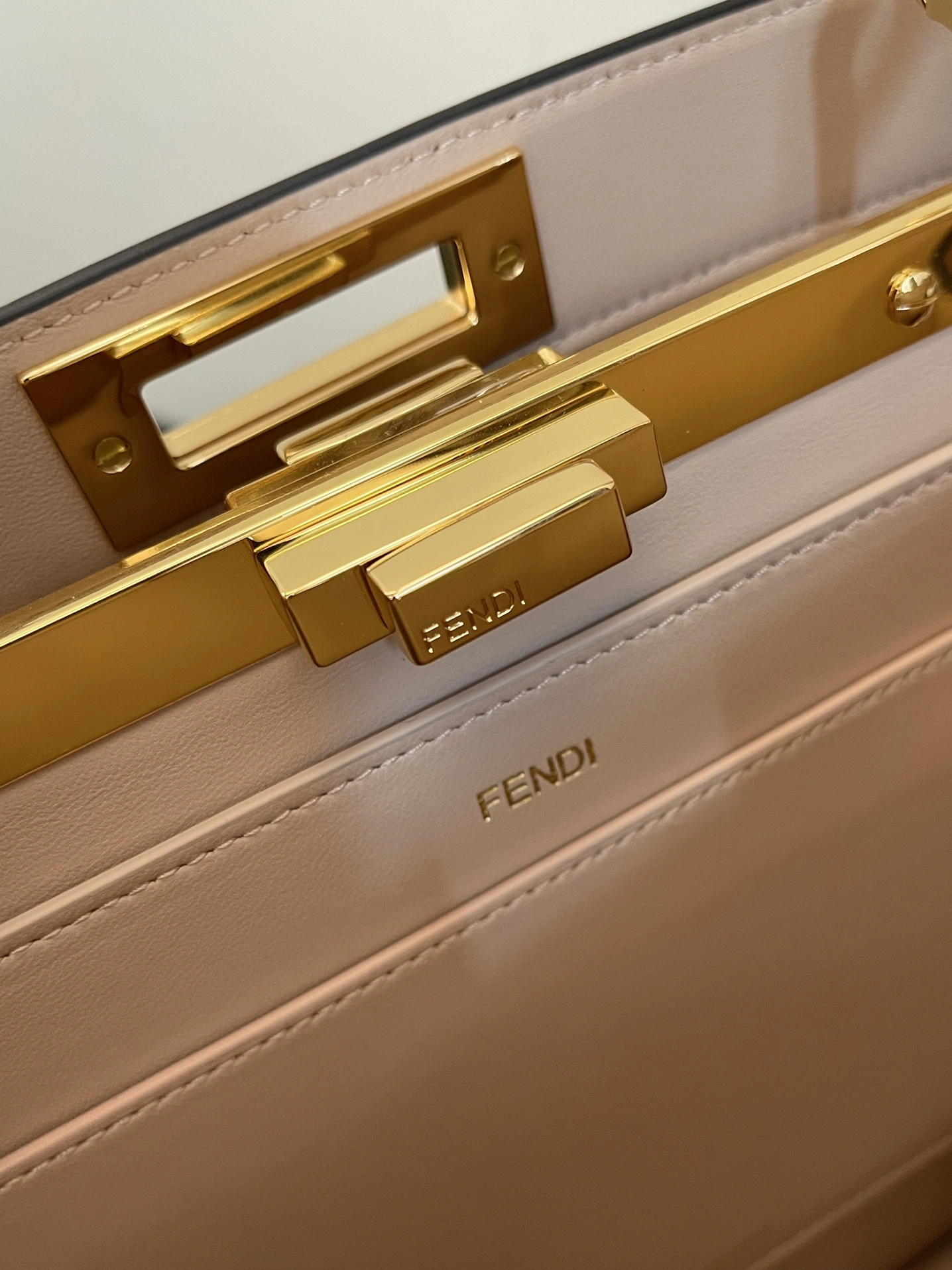 Supportive Fendi Top Handle Bags 76644