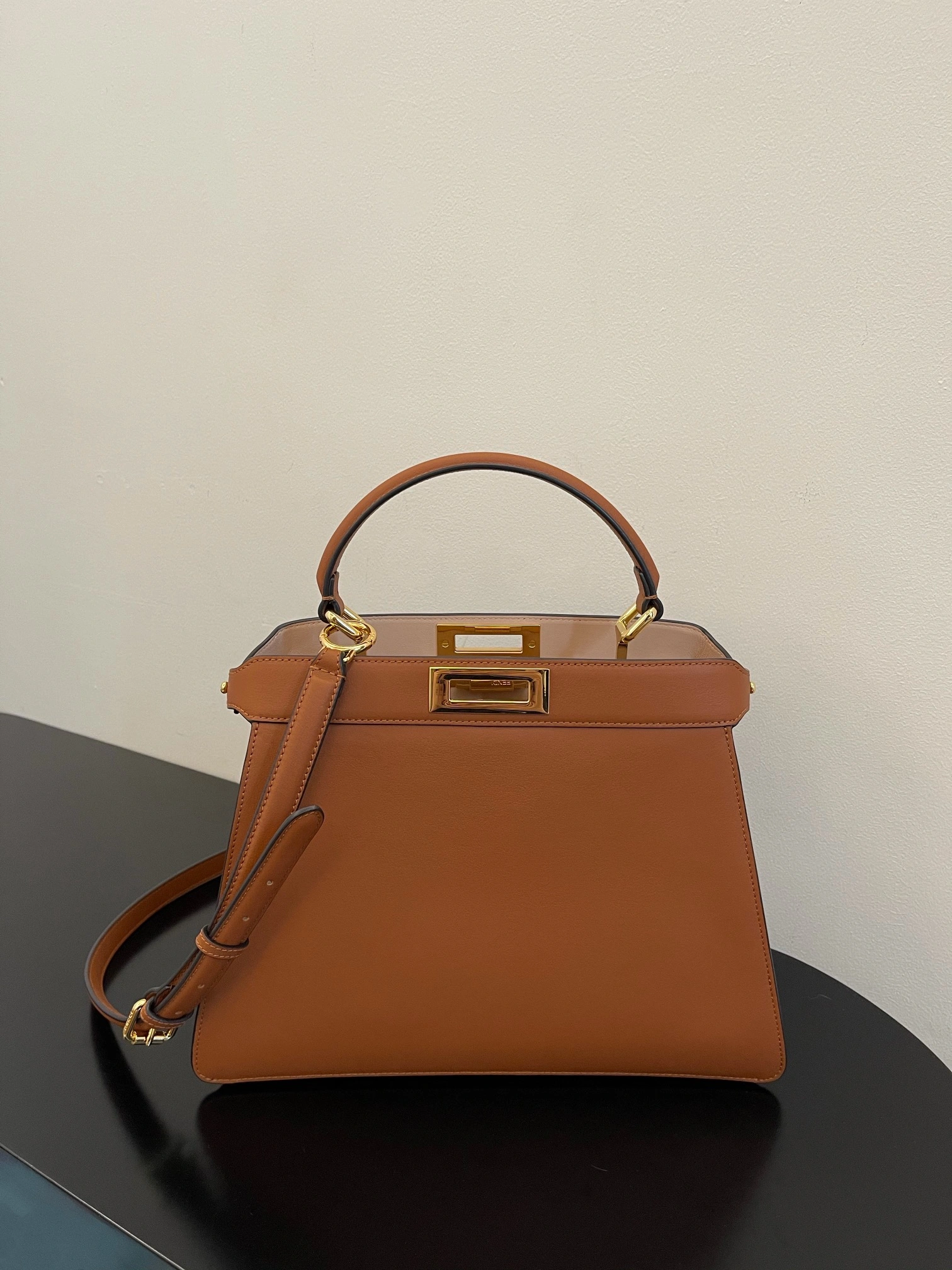 Supportive Fendi Top Handle Bags 76644