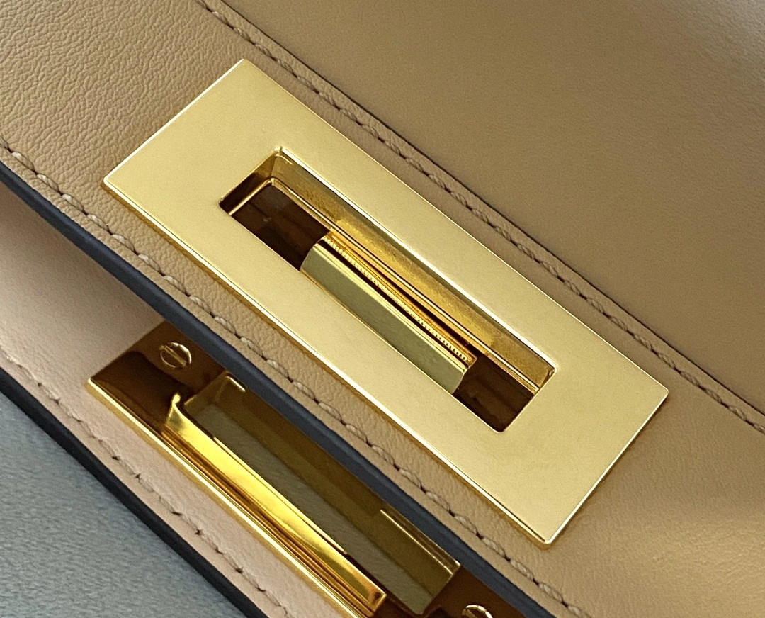 Bright Fendi Top Handle Bags 76639