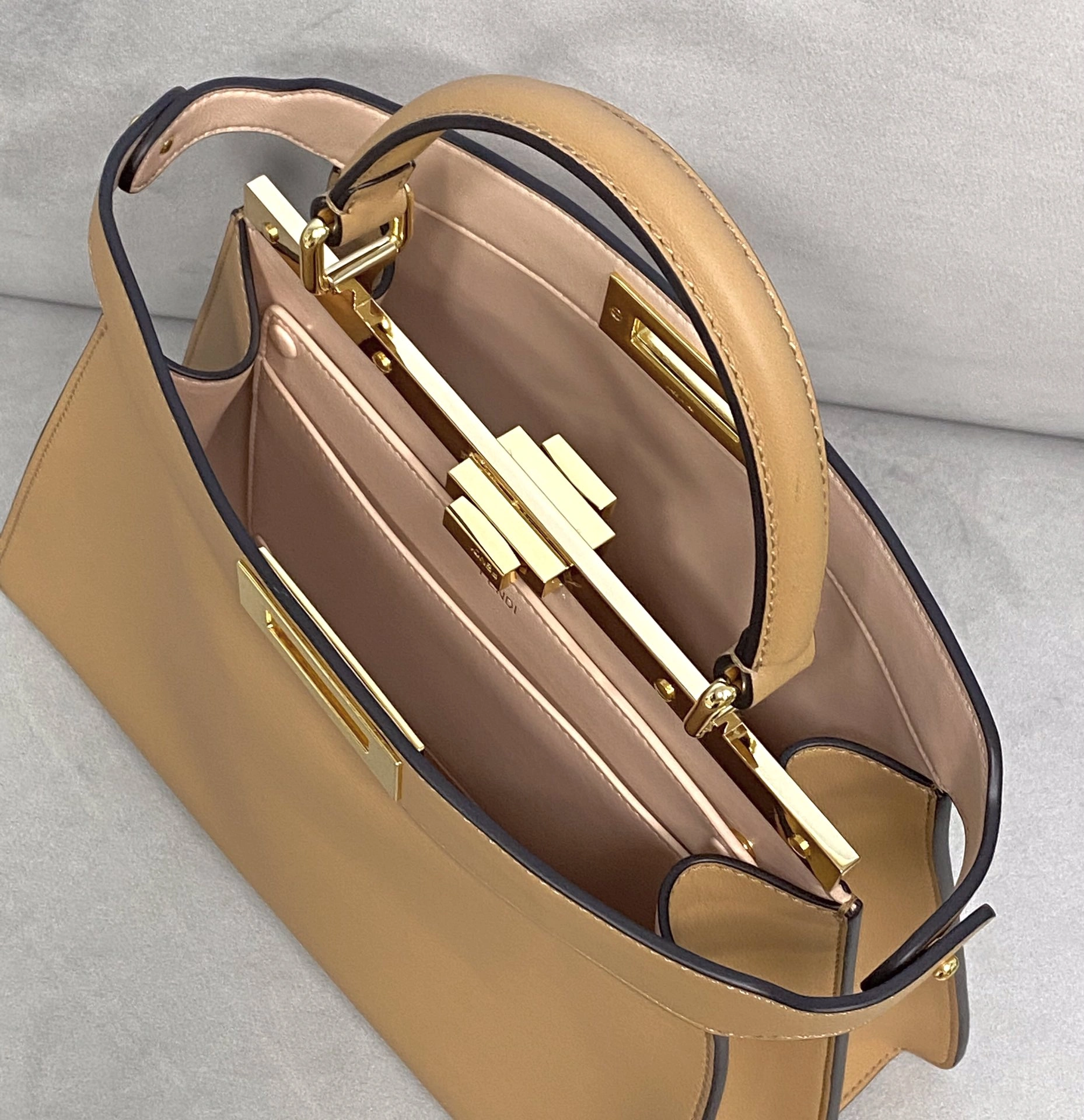 Bright Fendi Top Handle Bags 76639