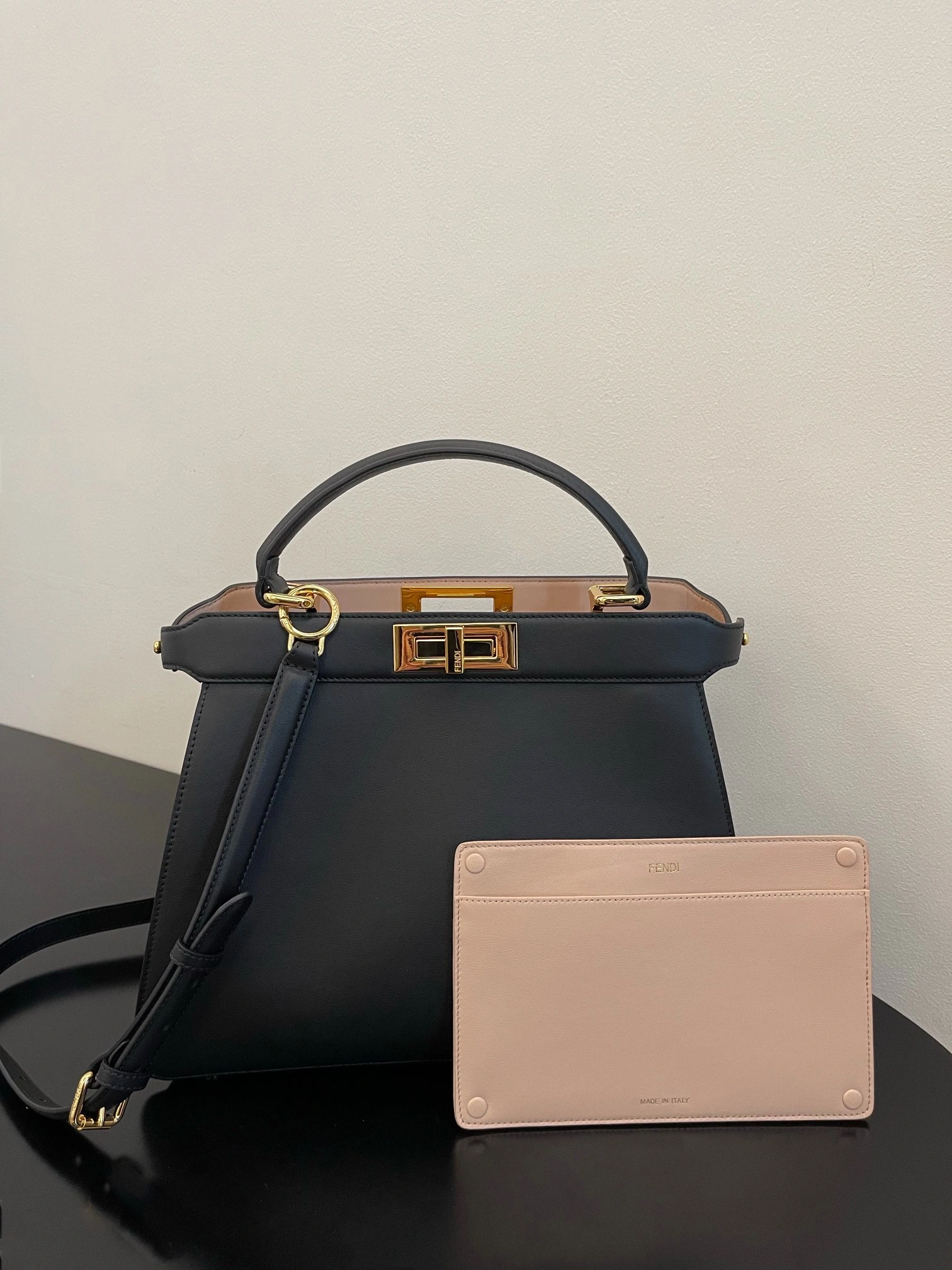 ZipUp Fendi Top Handle Bags 76640