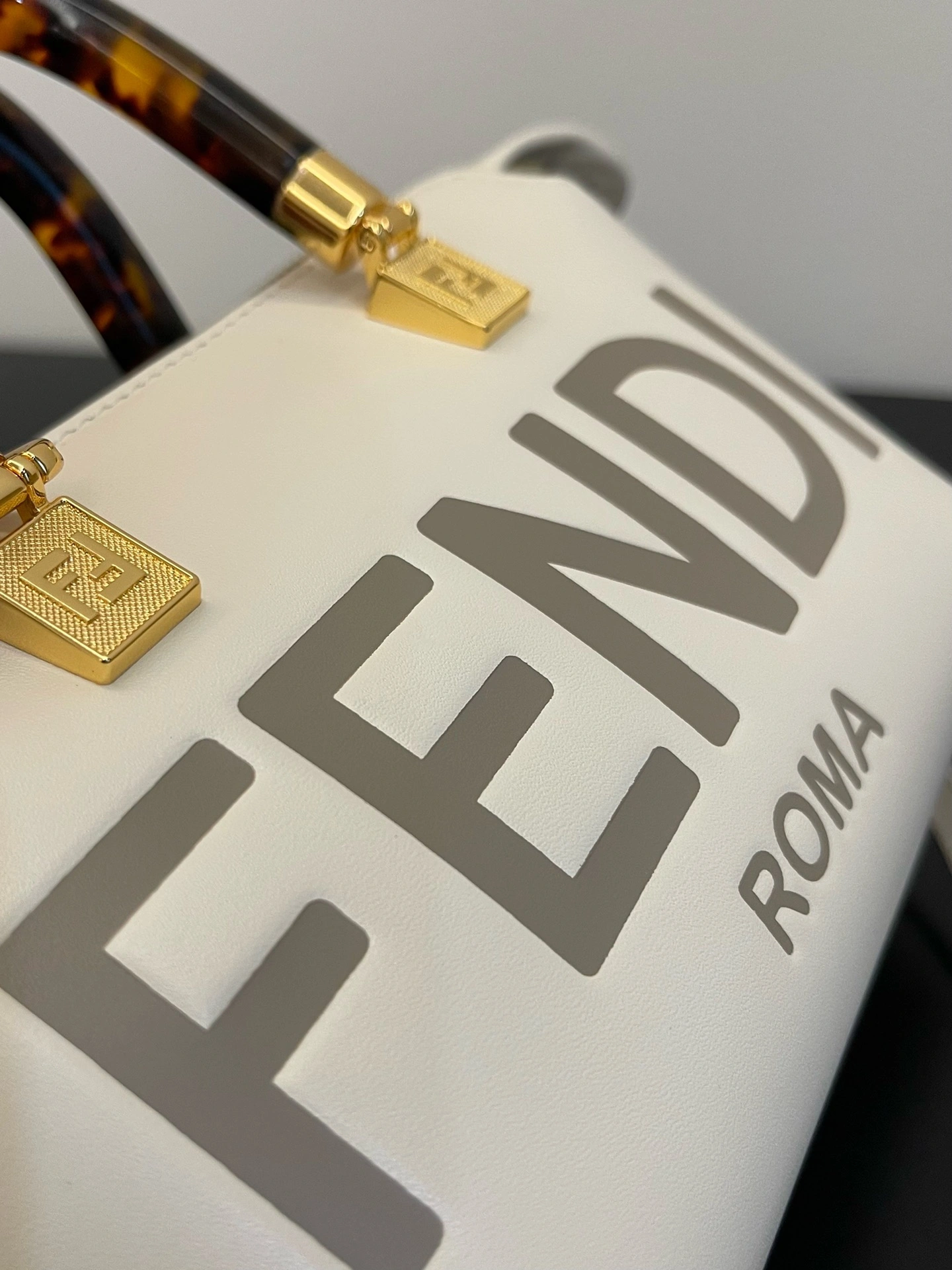 Fendi Top Handle Bags Lightweight 76630