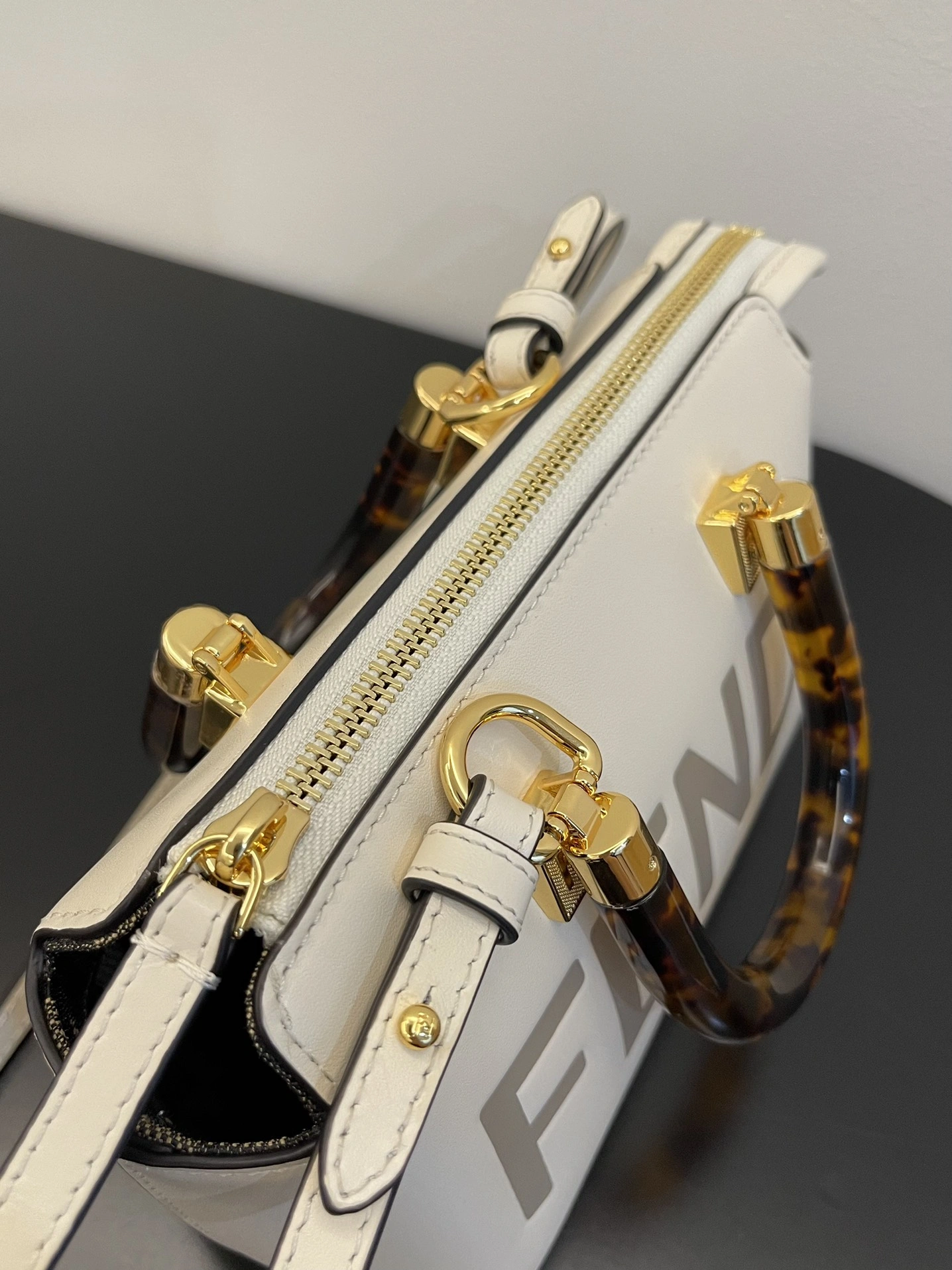 Fendi Top Handle Bags Lightweight 76630