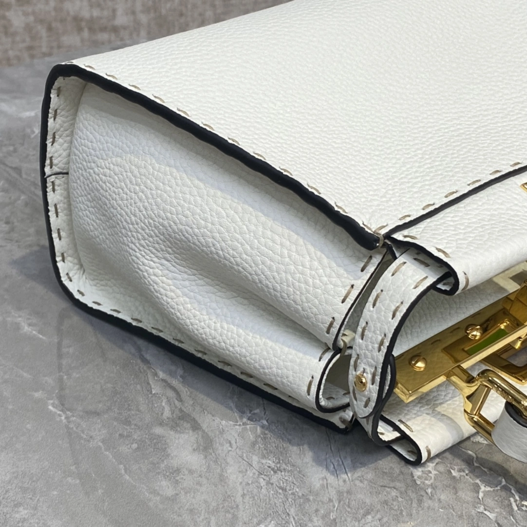 Fendi Top Handle Bags Attractive 76624