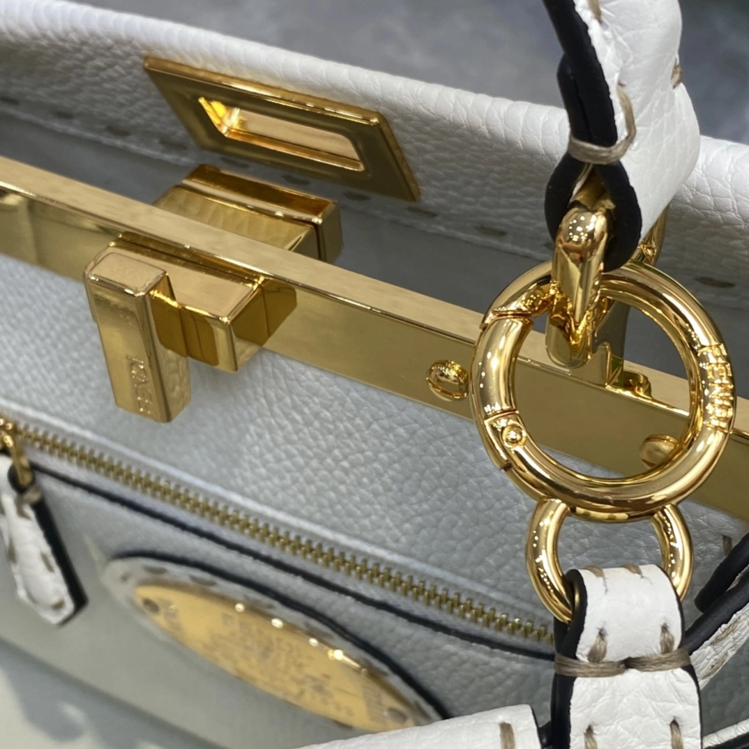 Fendi Top Handle Bags Attractive 76624