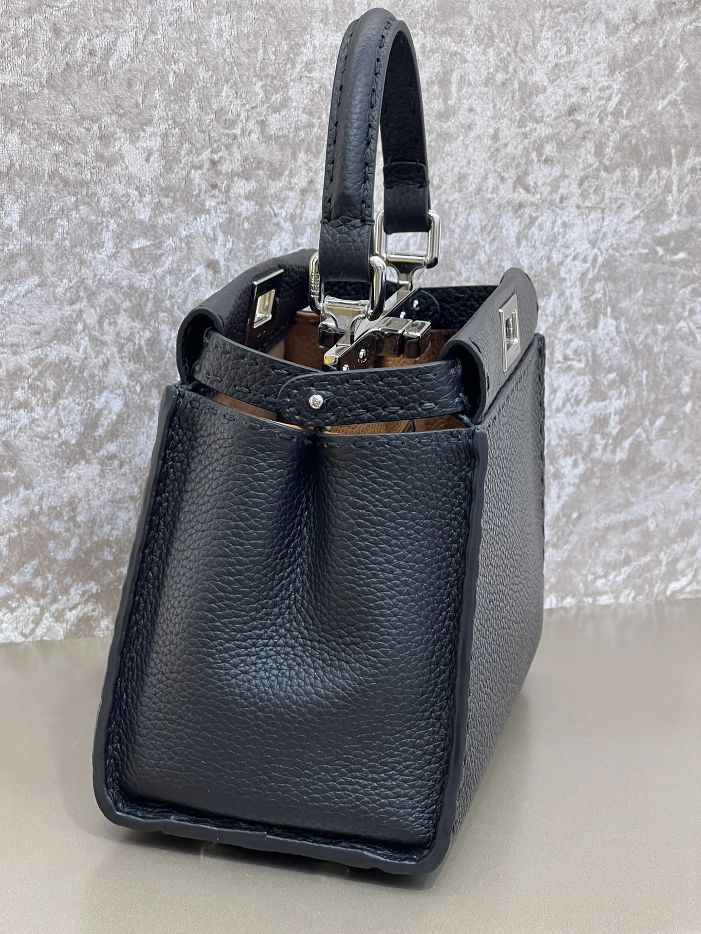 Vibrant Fendi Top Handle Bags 76632