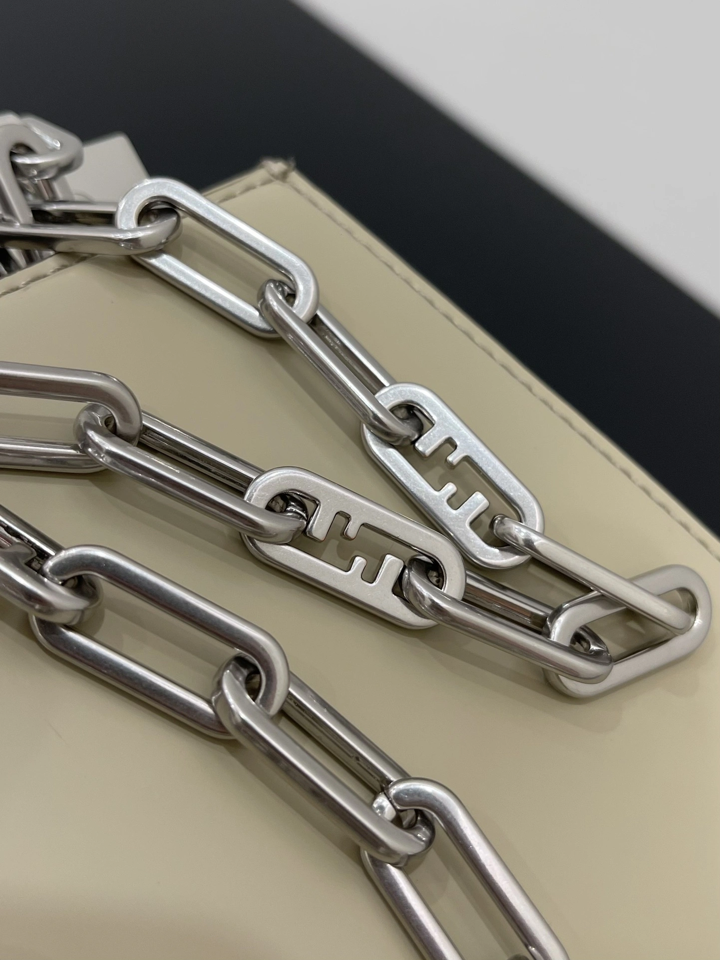 Fendi Top Handle Bags Durable 76616