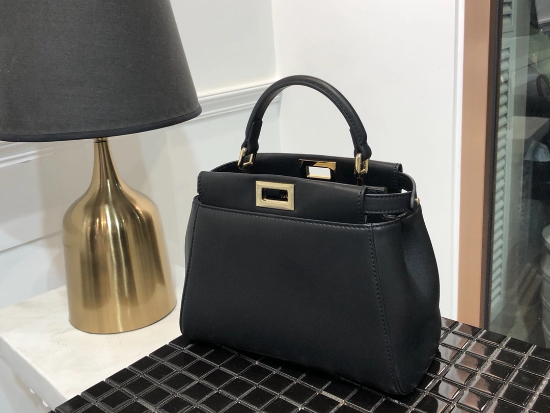 WrinkleFree Fendi Top Handle Bags 76629