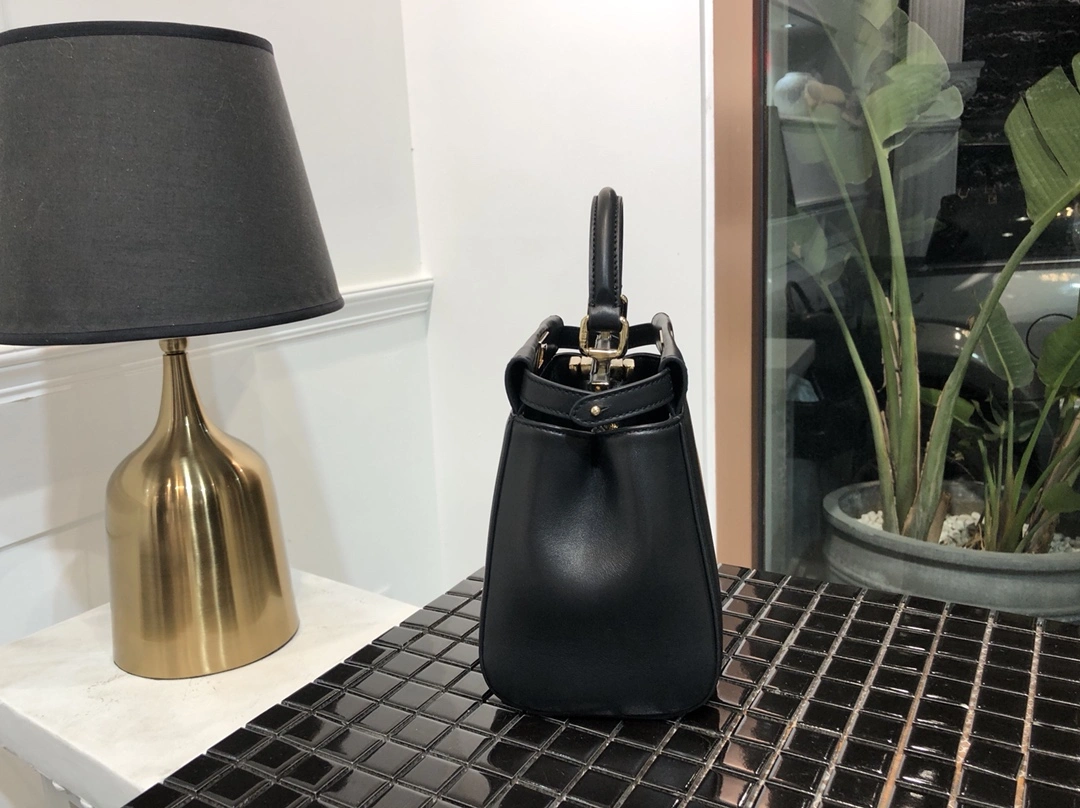 WrinkleFree Fendi Top Handle Bags 76629