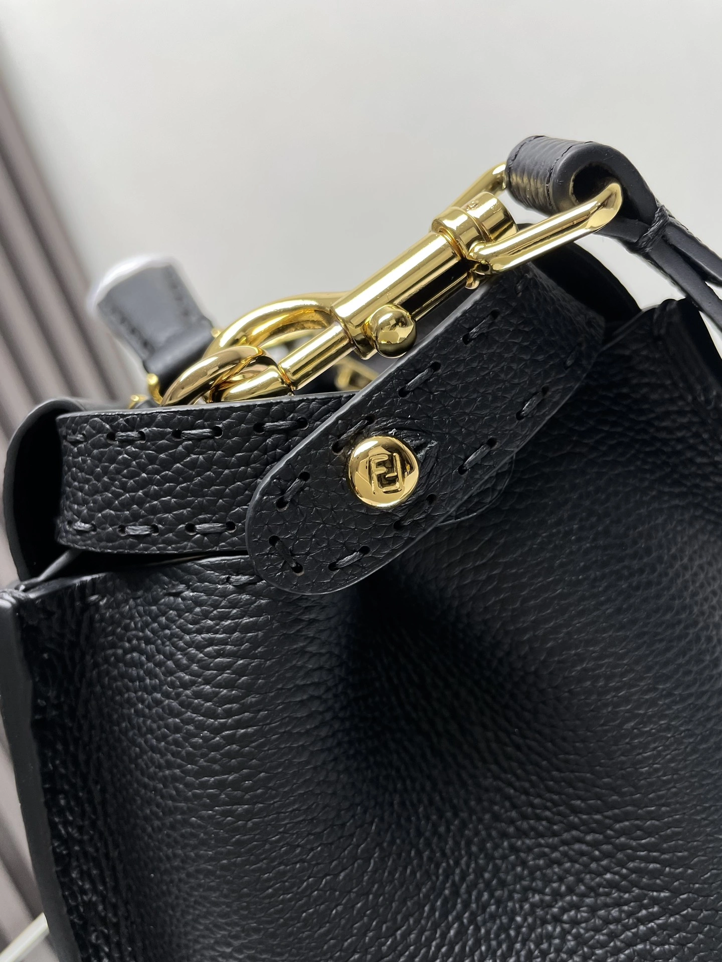 Attractive Fendi Top Handle Bags 69628