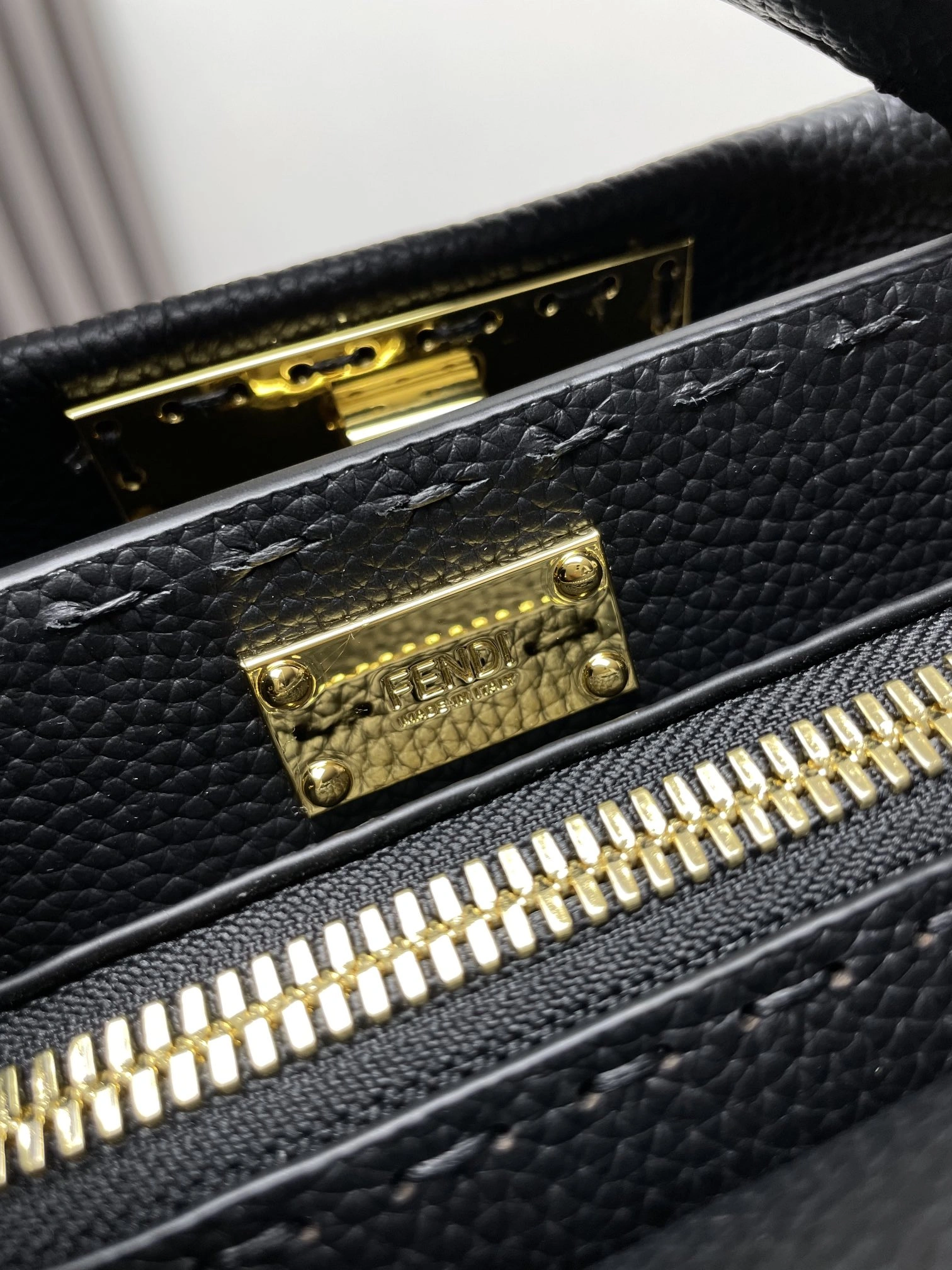 Attractive Fendi Top Handle Bags 69628