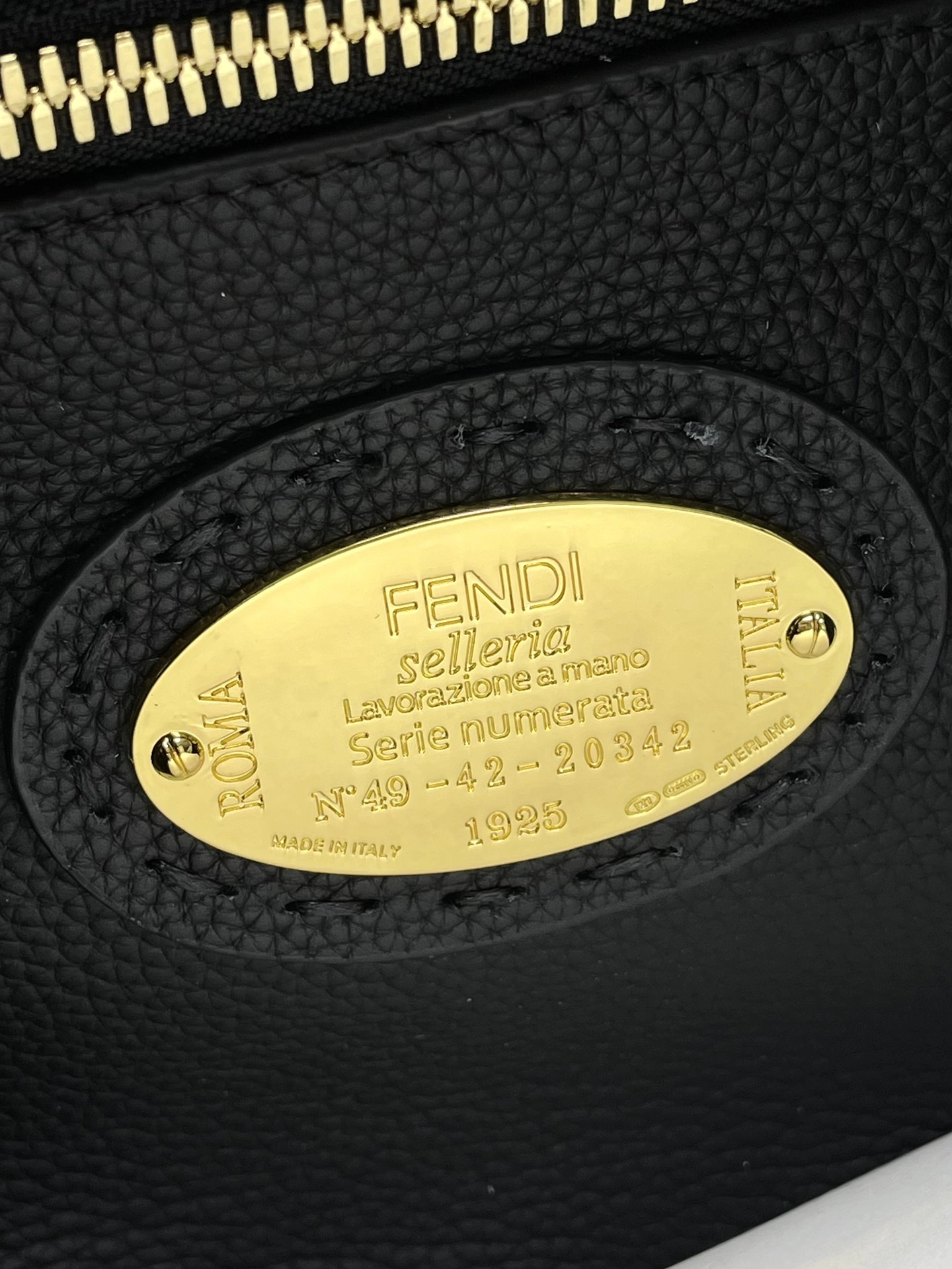 Attractive Fendi Top Handle Bags 69628