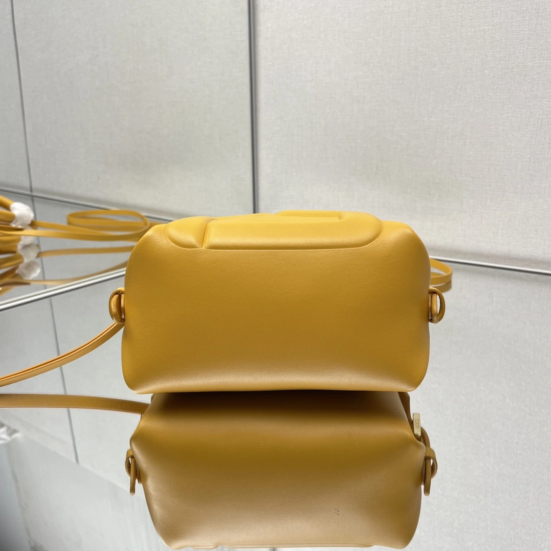 Fendi Top Handle Bags EasyCare 69626