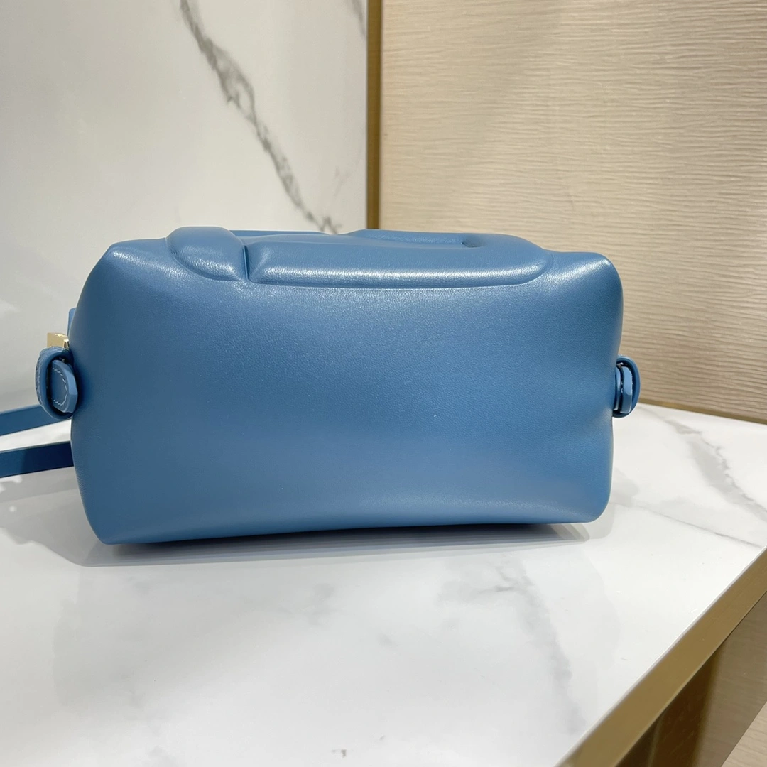 Contemporary Fendi Top Handle Bags 69627
