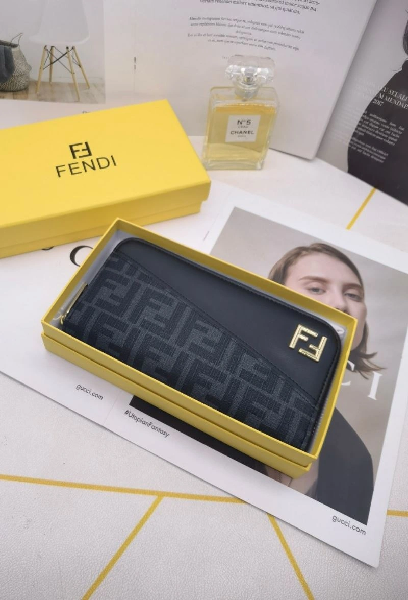 RelaxedFit Fendi Wallets Purse 86150