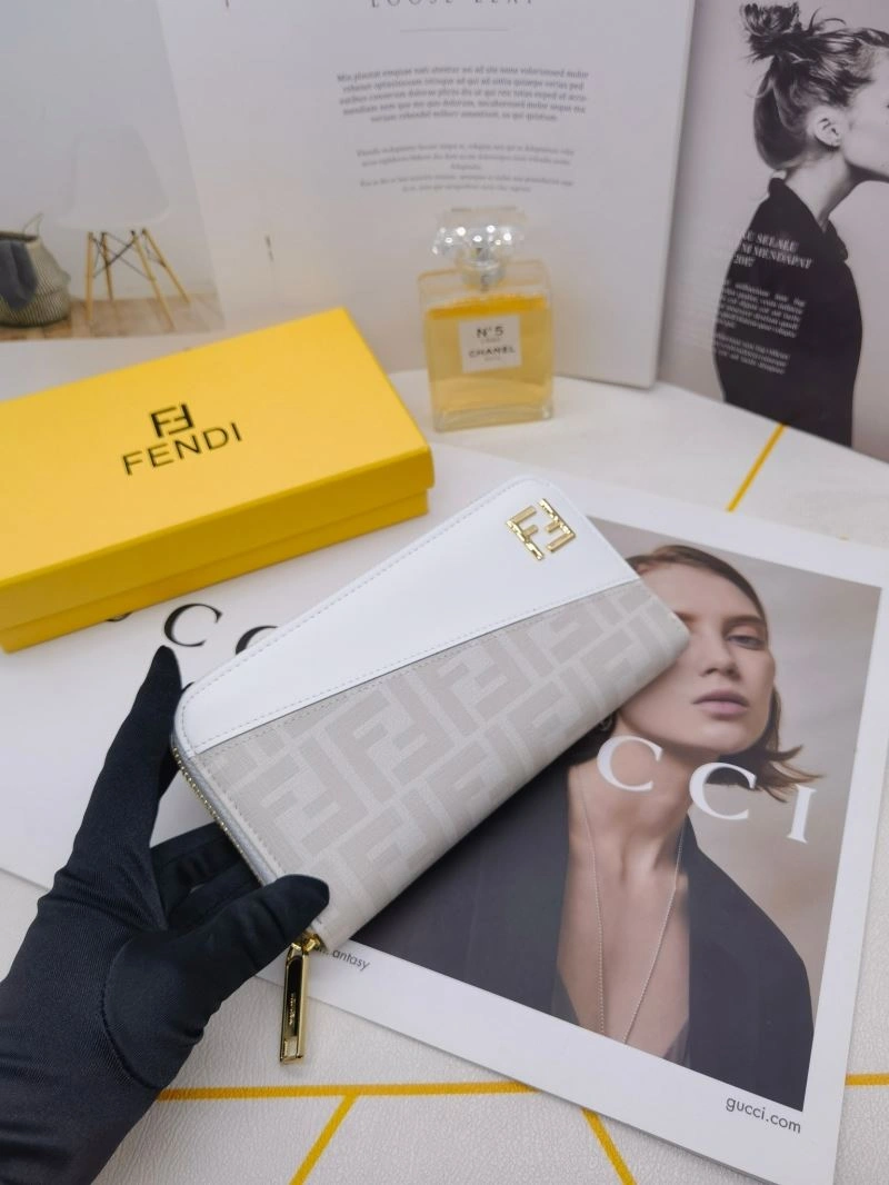 Fendi Wallets Purse Elegant 86115