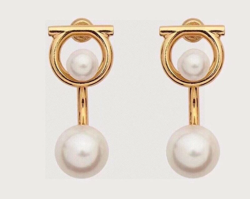 Breathable Ferragamo Earrings 211323