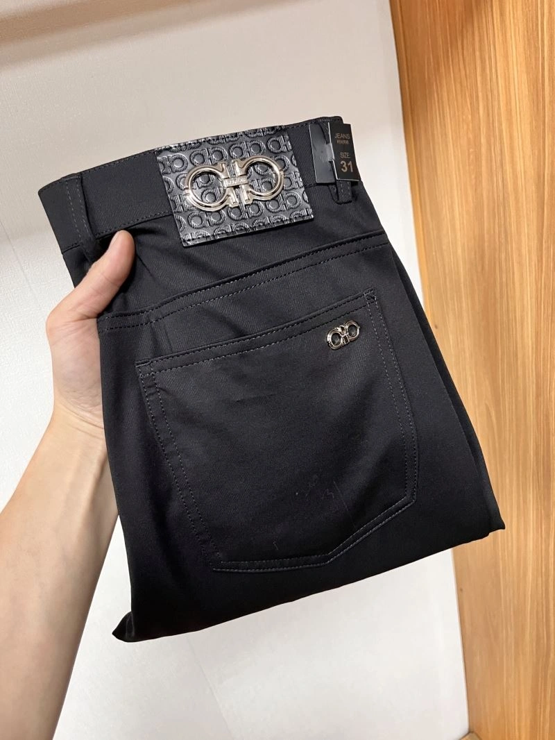 Ferragamo Long Pants Versatile 162812