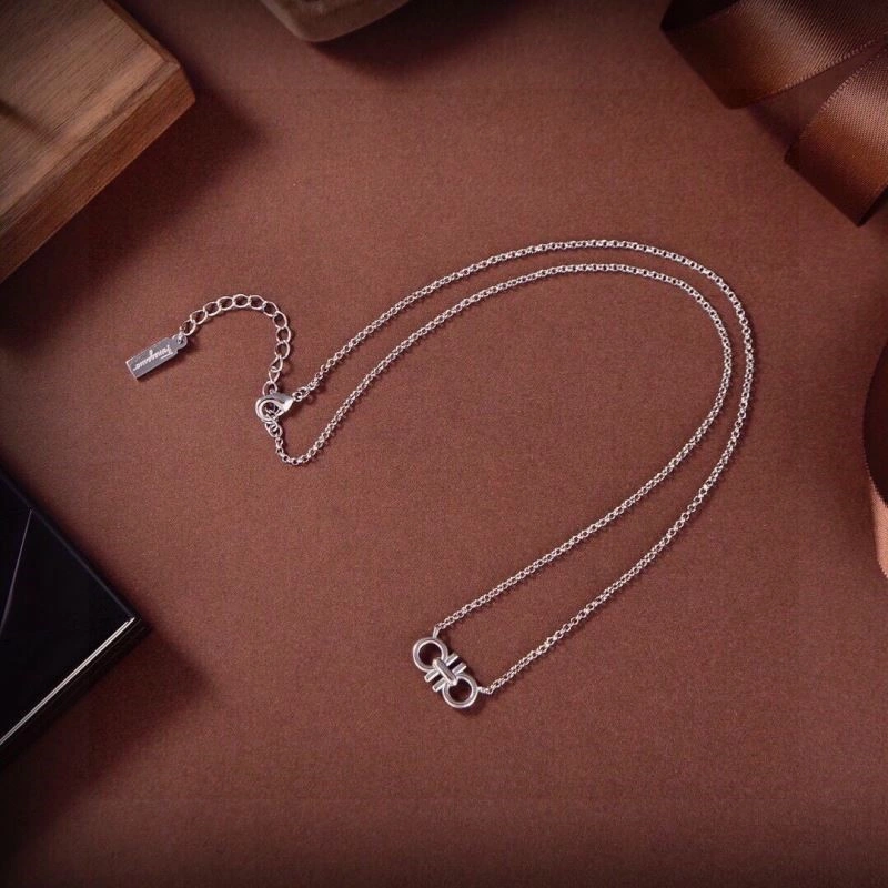 Ferragamo Necklaces Elegant 208751