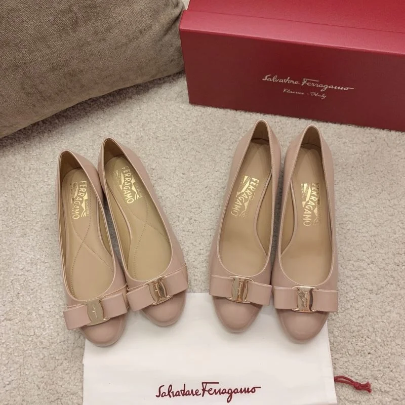 Seasonal Ferragamo Shoes 12510