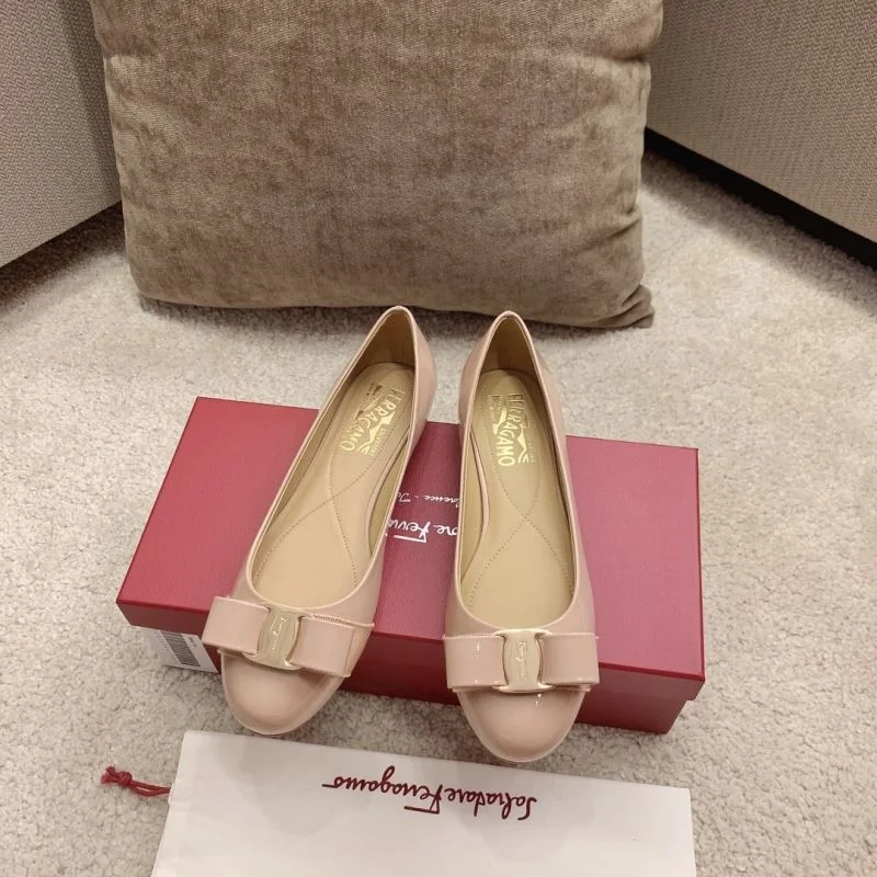 Seasonal Ferragamo Shoes 12510