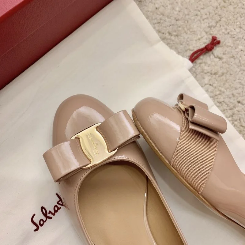 Seasonal Ferragamo Shoes 12510