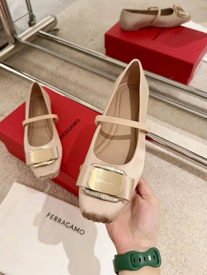 Supportive Ferragamo Shoes 12480