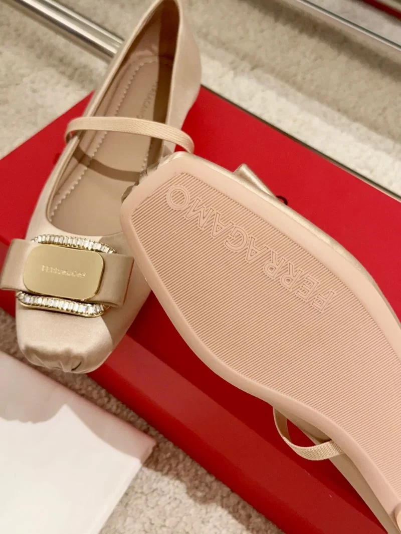 Supportive Ferragamo Shoes 12480
