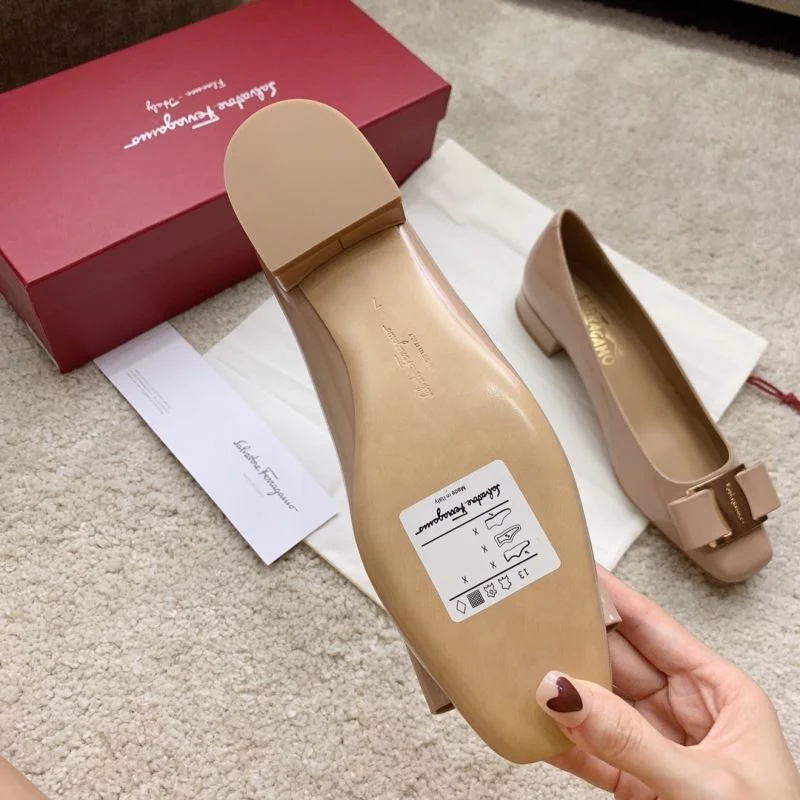 Supportive Ferragamo Shoes 12501