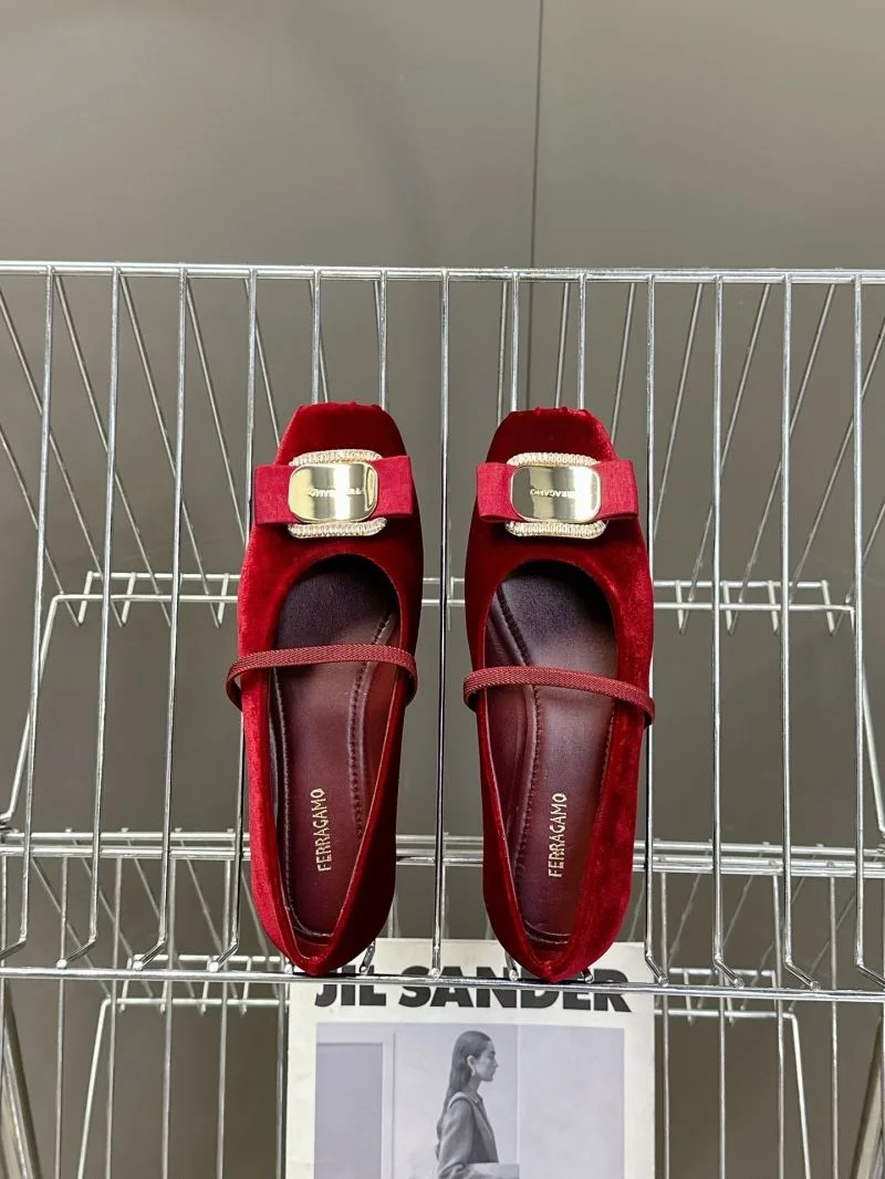 Ferragamo Shoes Durable 10112