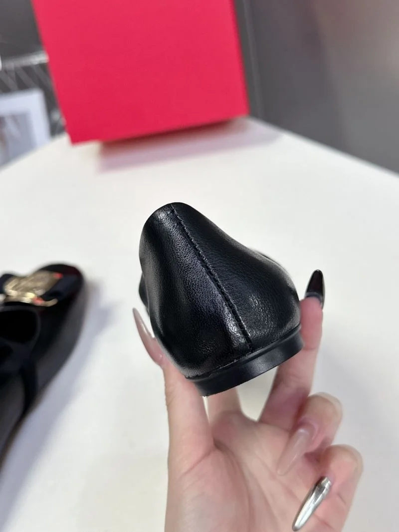 UrbanStyle Ferragamo Shoes 10111