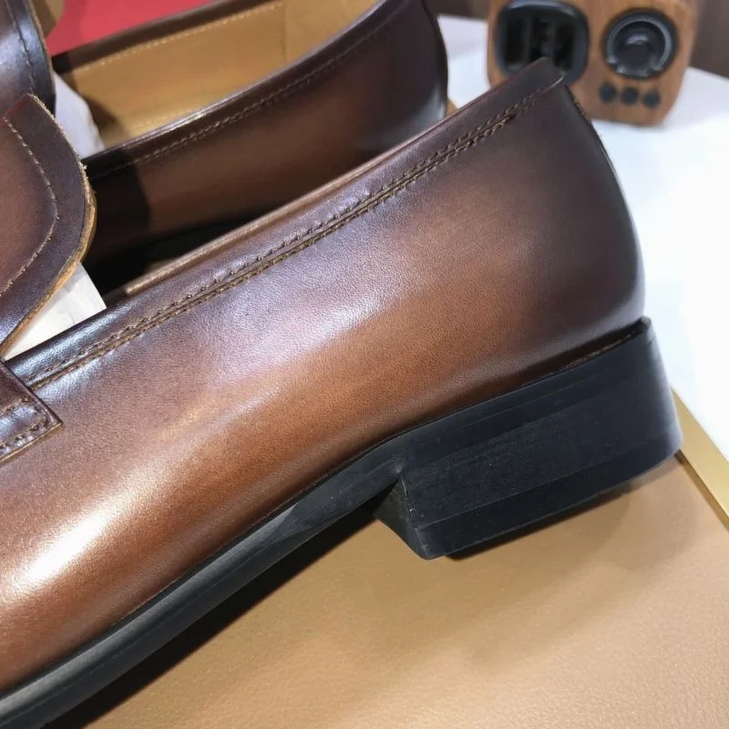 Compact Ferragamo Shoes 14091