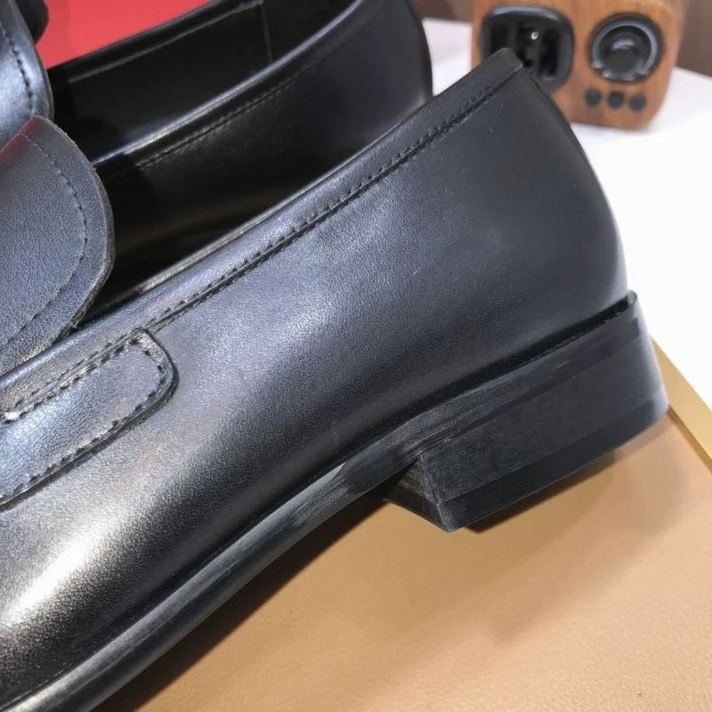 UrbanChic Ferragamo Shoes 14086