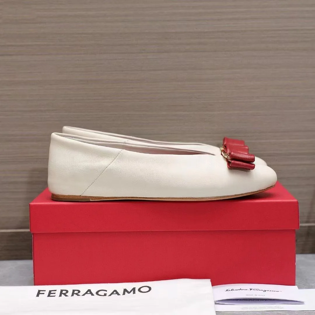 Stylish Ferragamo Shoes 6543