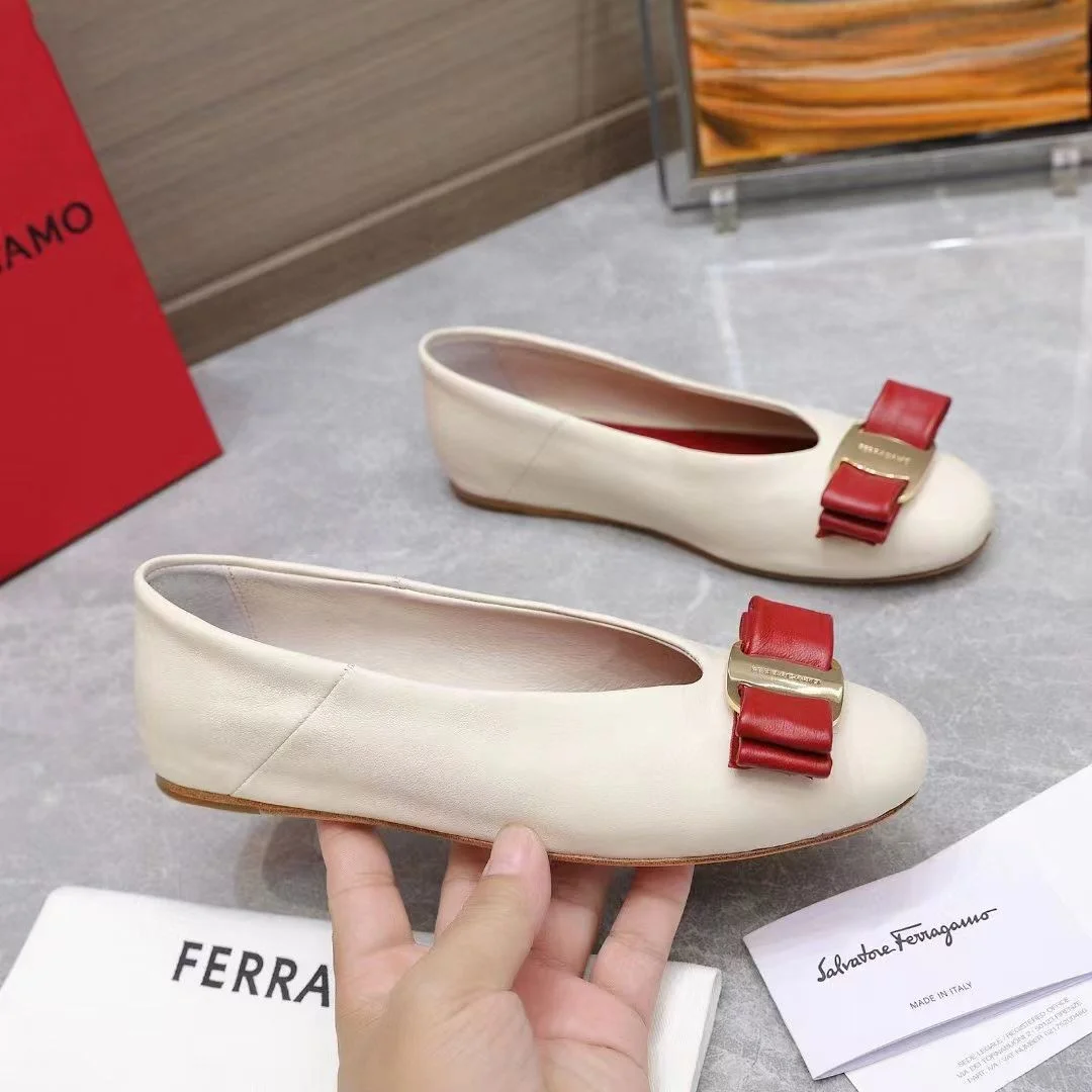 Stylish Ferragamo Shoes 6543