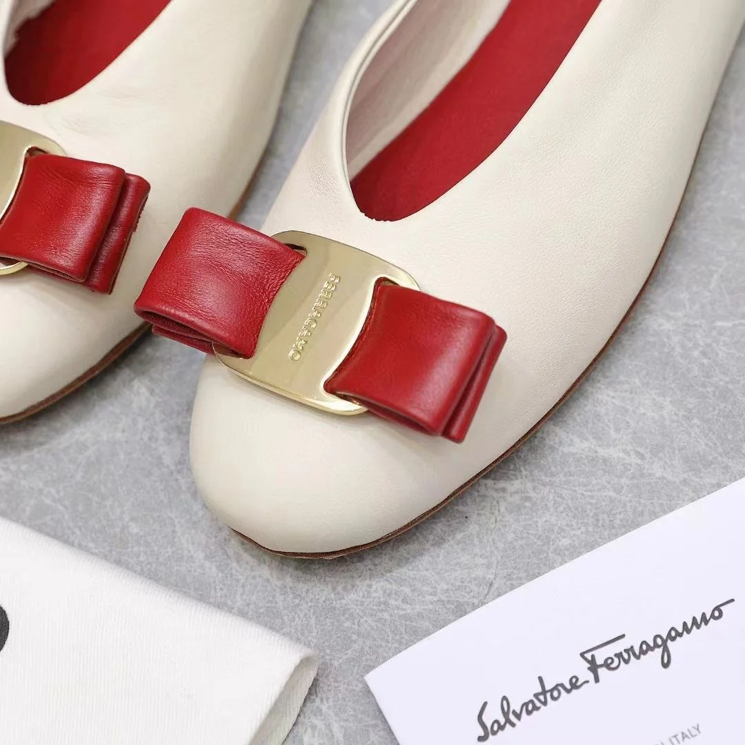 Stylish Ferragamo Shoes 6543