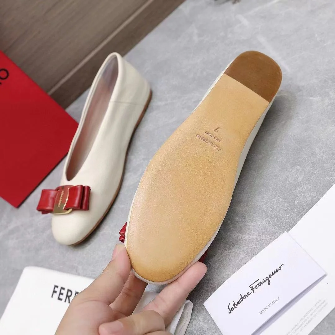 Stylish Ferragamo Shoes 6543
