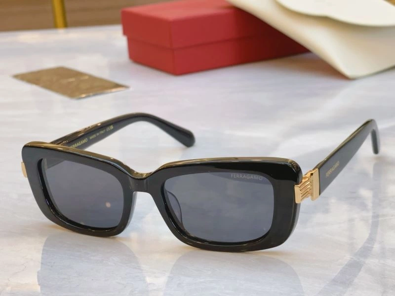 Ferragamo Sunglasses RelaxedFit 279351
