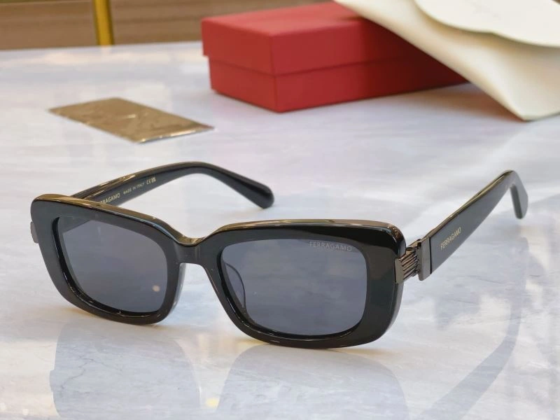 Ferragamo Sunglasses RelaxedFit 279351