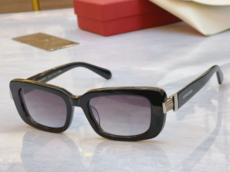 Ferragamo Sunglasses RelaxedFit 279351
