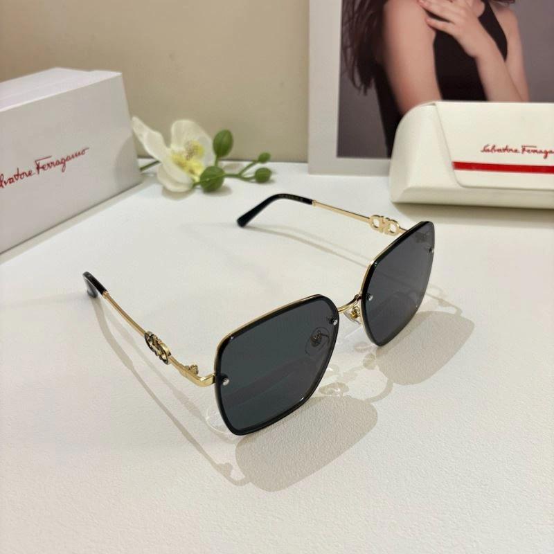 Durable Ferragamo Sunglasses 279330