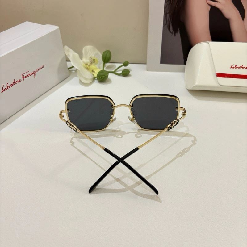 Durable Ferragamo Sunglasses 279330