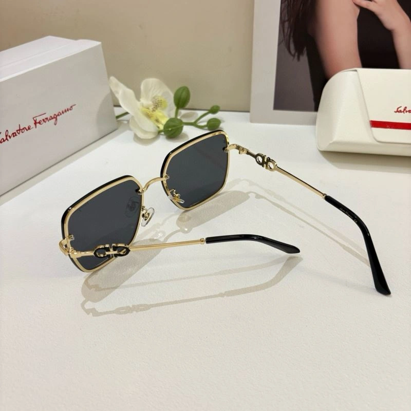Durable Ferragamo Sunglasses 279330