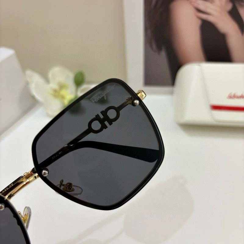 Durable Ferragamo Sunglasses 279330