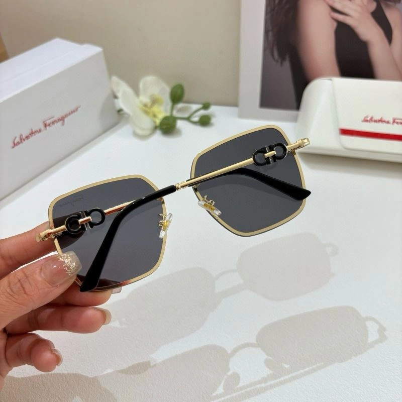 Durable Ferragamo Sunglasses 279330