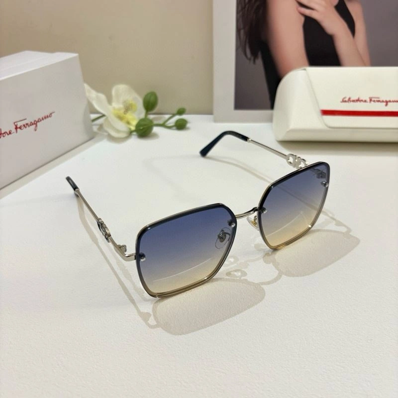 Comfortable Ferragamo Sunglasses 279327